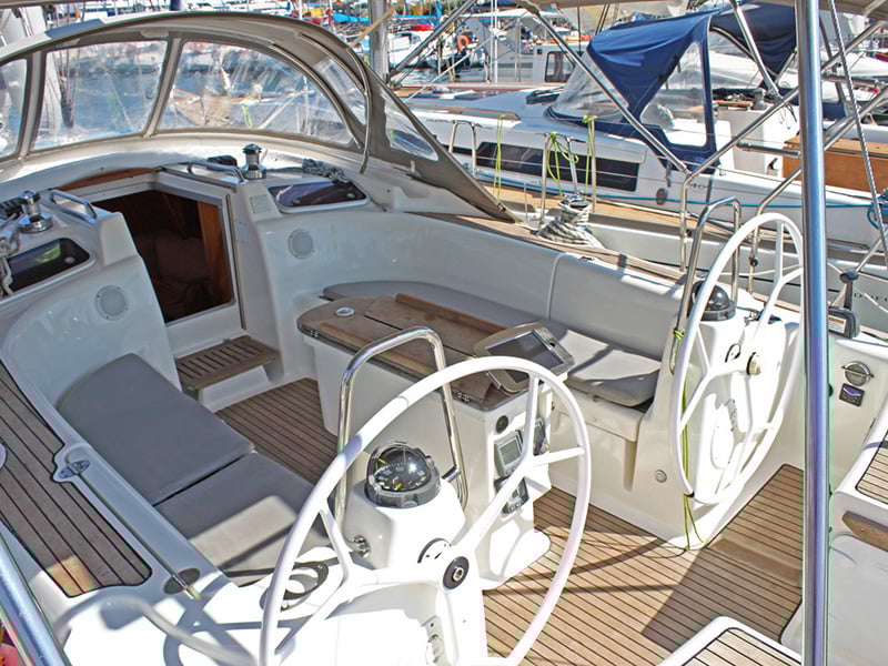 Aiolos - Yelkenli içinde Lavrio