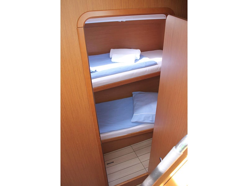 Zeus - Yelkenli içinde Lavrio