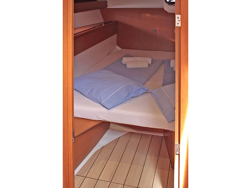 Zeus - Yelkenli içinde Lavrio