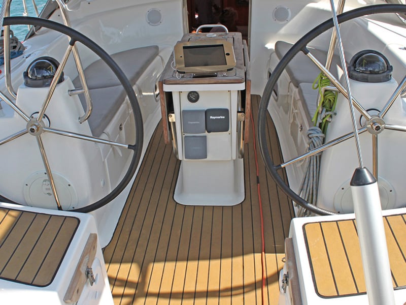 Iraklis - Yelkenli içinde Lavrio