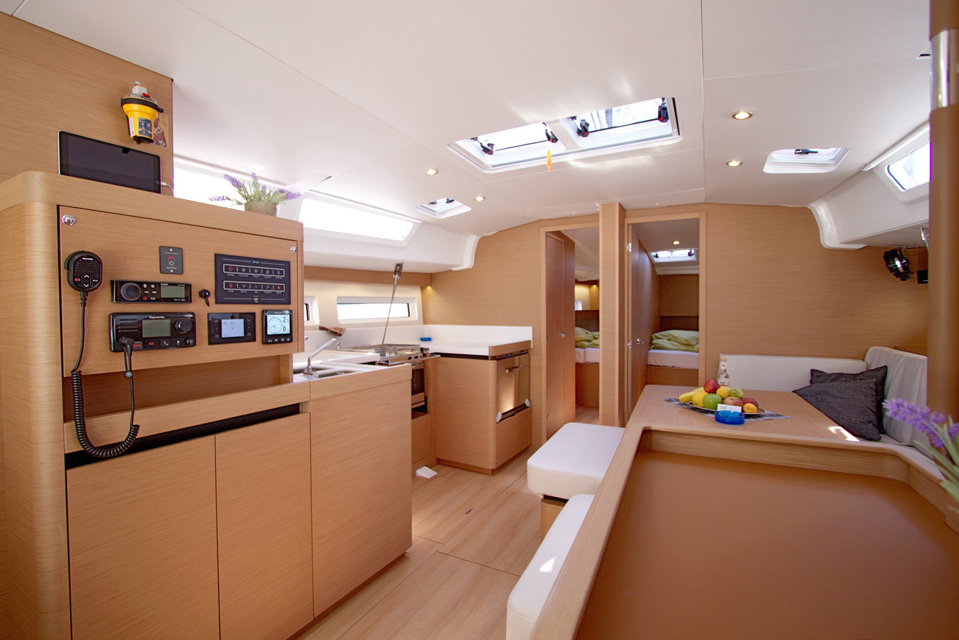 Menelaos - Yelkenli içinde Lavrio