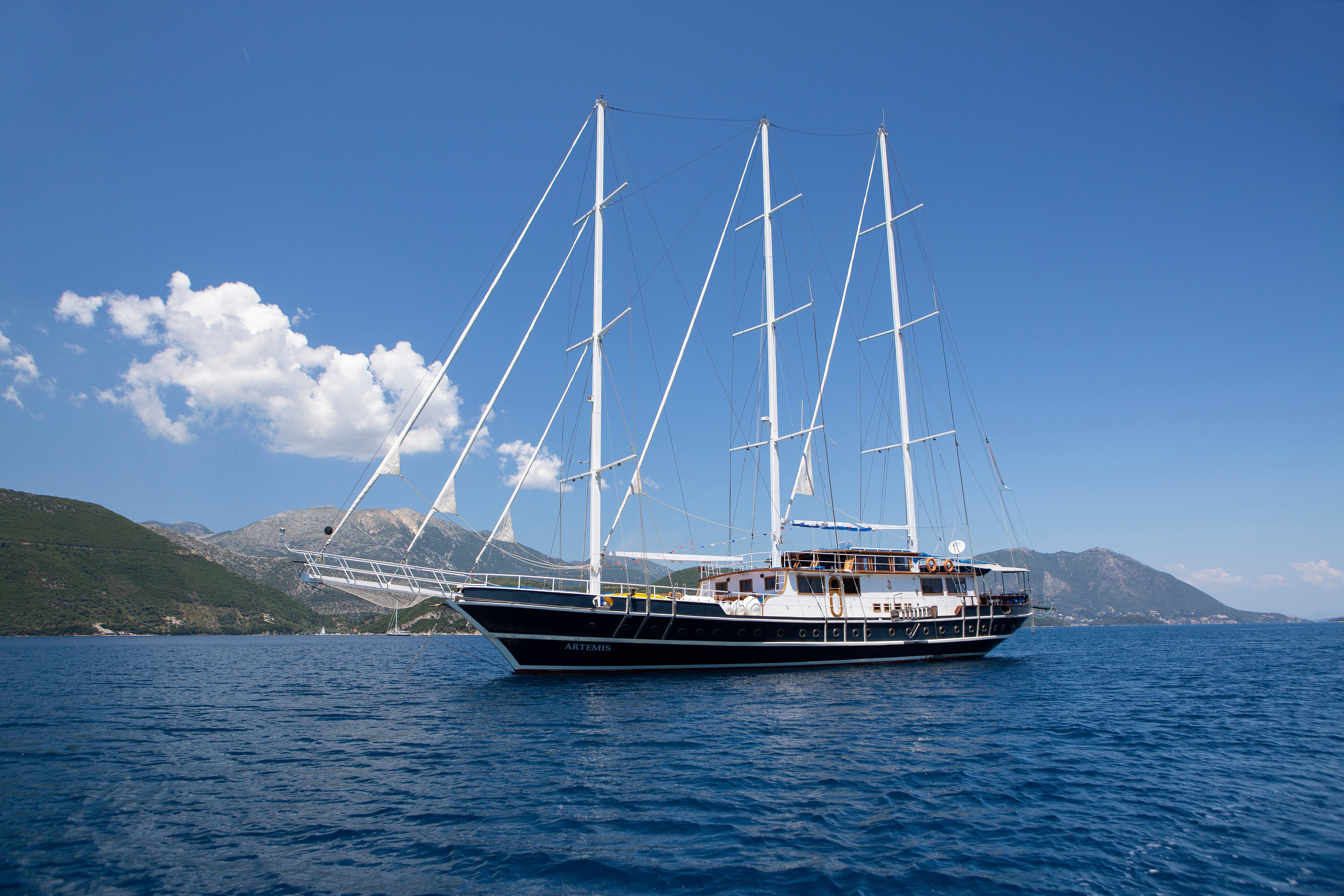 Artemis - Gulet in Nisi