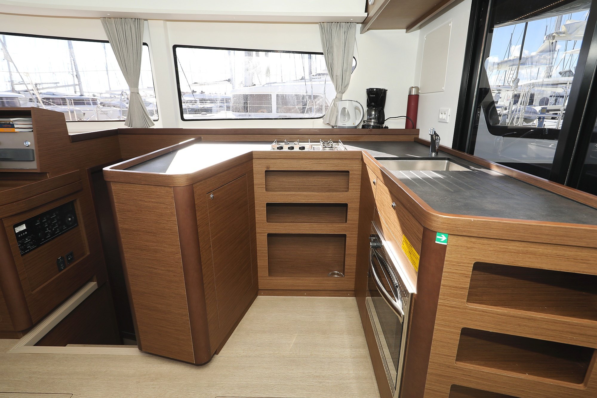 REA - Catamaran in Bibinje