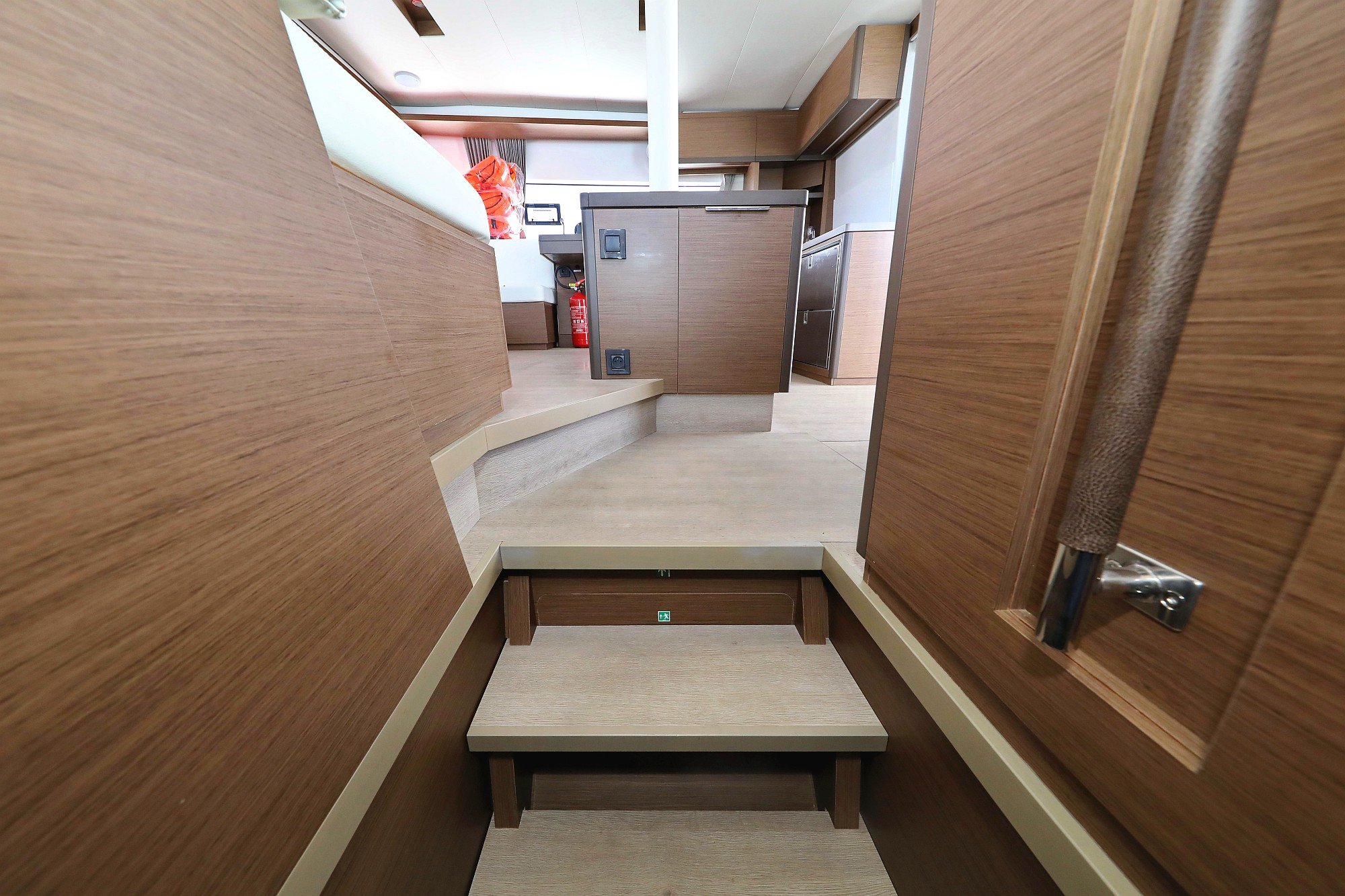 HIGH LIFE - Katamaran içinde Bibinje