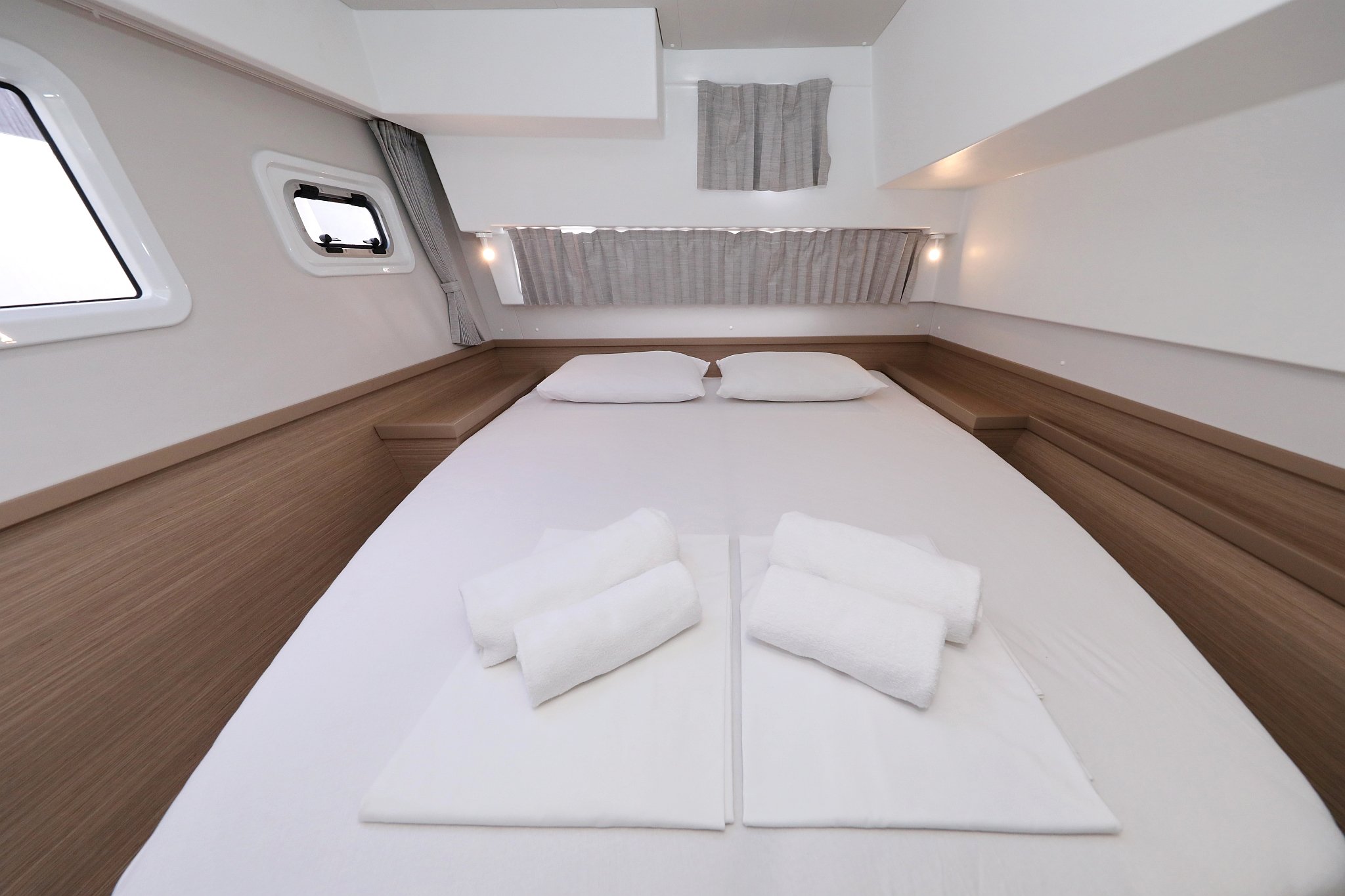 ZARA - Katamaran içinde Bibinje