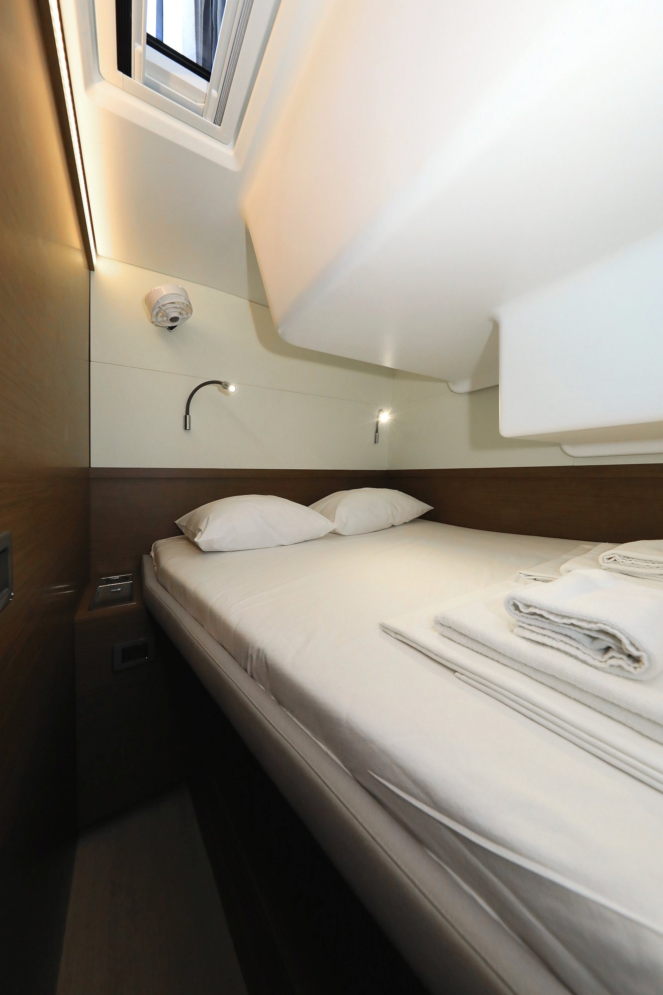 SHADOW - Catamaran in Bibinje