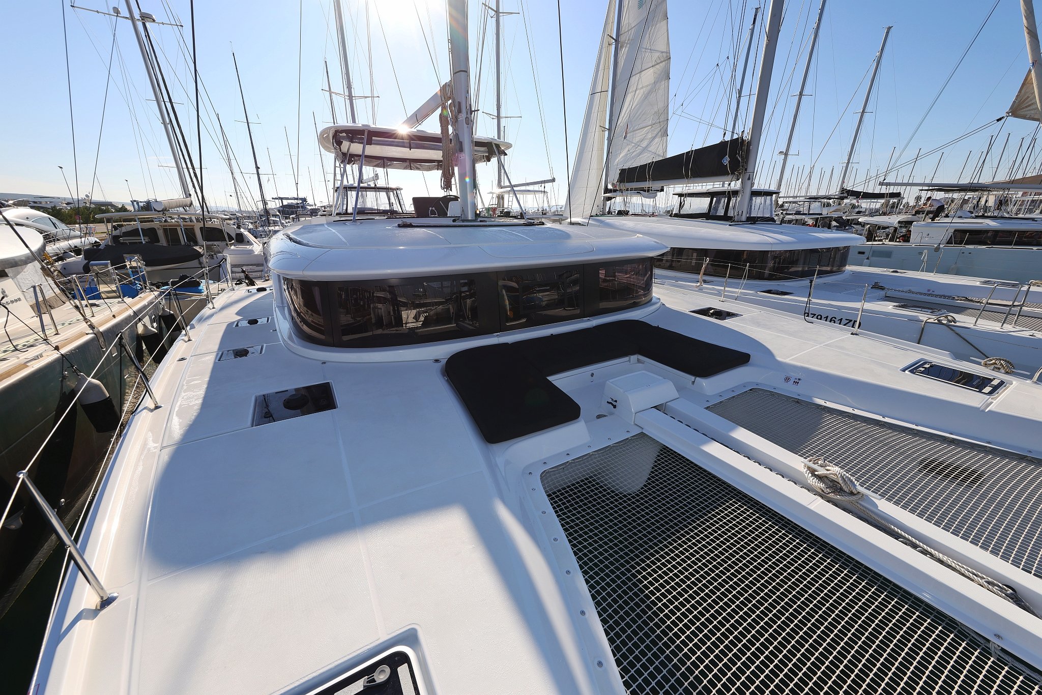 SHIP HAPPENS - Catamaran in Bibinje