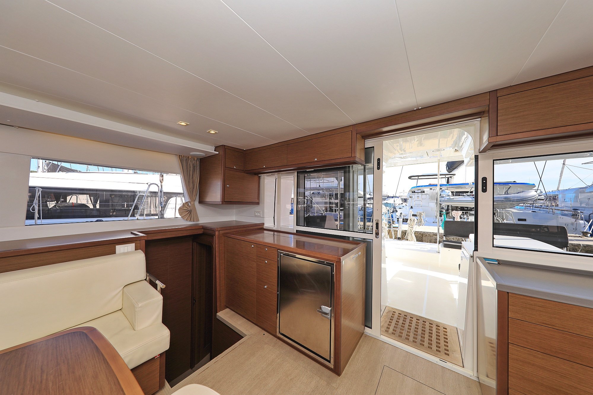 MUST HAVE - Catamaran in Bibinje