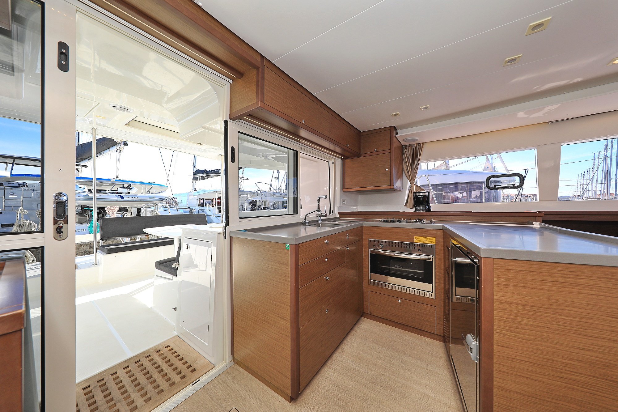 MUST HAVE - Catamaran in Bibinje