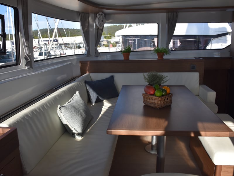 NOTORIOUS - Catamaran in Bibinje