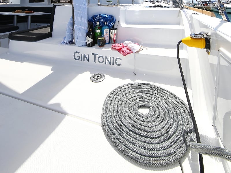 GIN TONIC - Catamaran in Bibinje