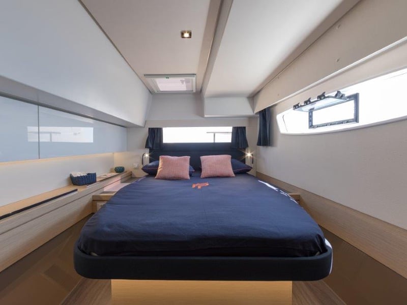 HERMES - Katamaran içinde Kaštel Gomilica