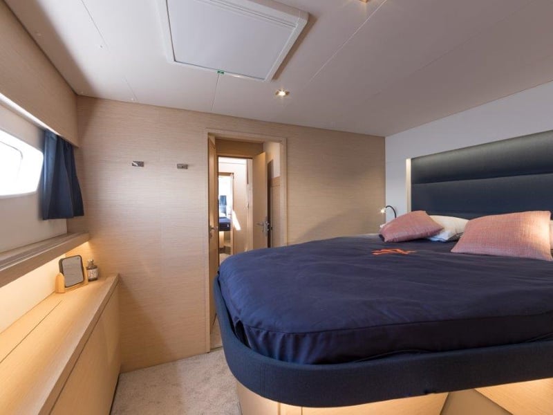 HERMES - Katamaran içinde Kaštel Gomilica