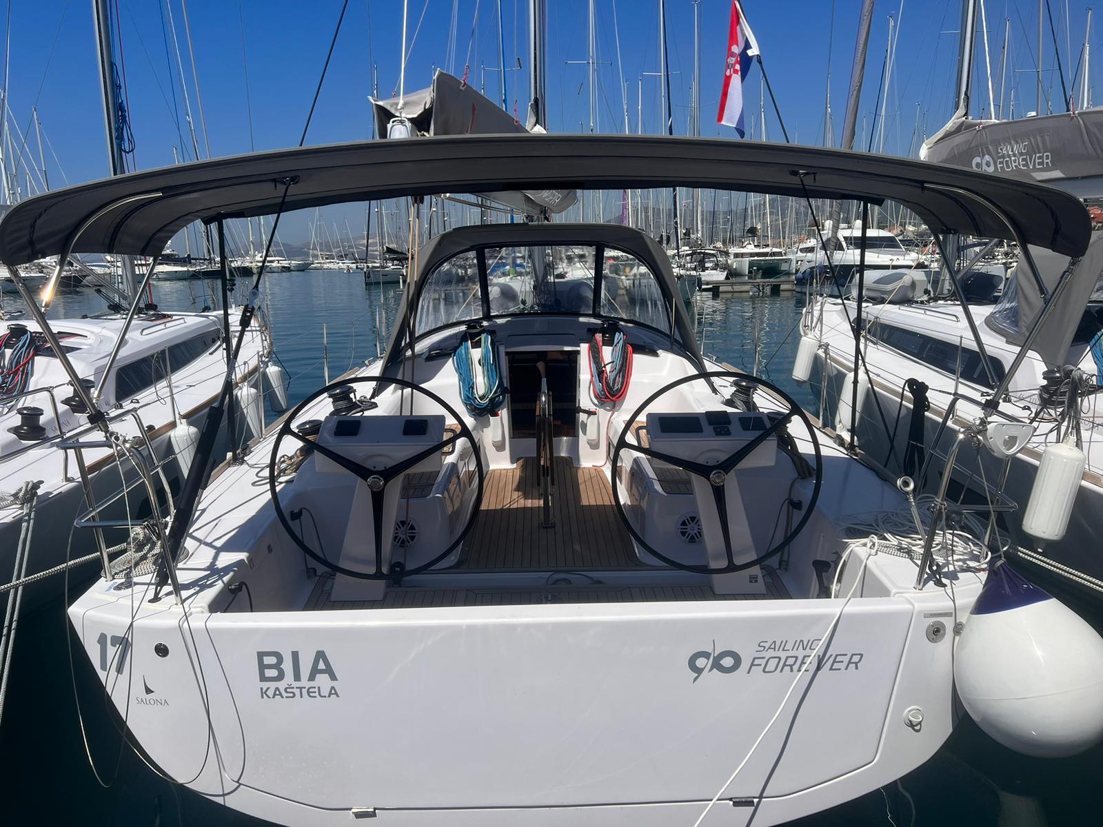 BIA - Sailboat in Kaštel Gomilica