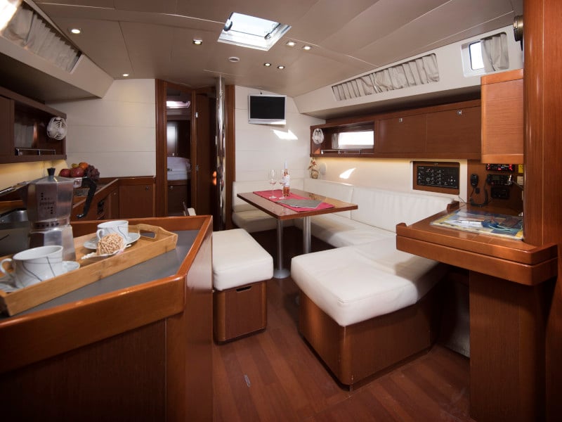 FRIDA - Sailboat in Kaštel Gomilica