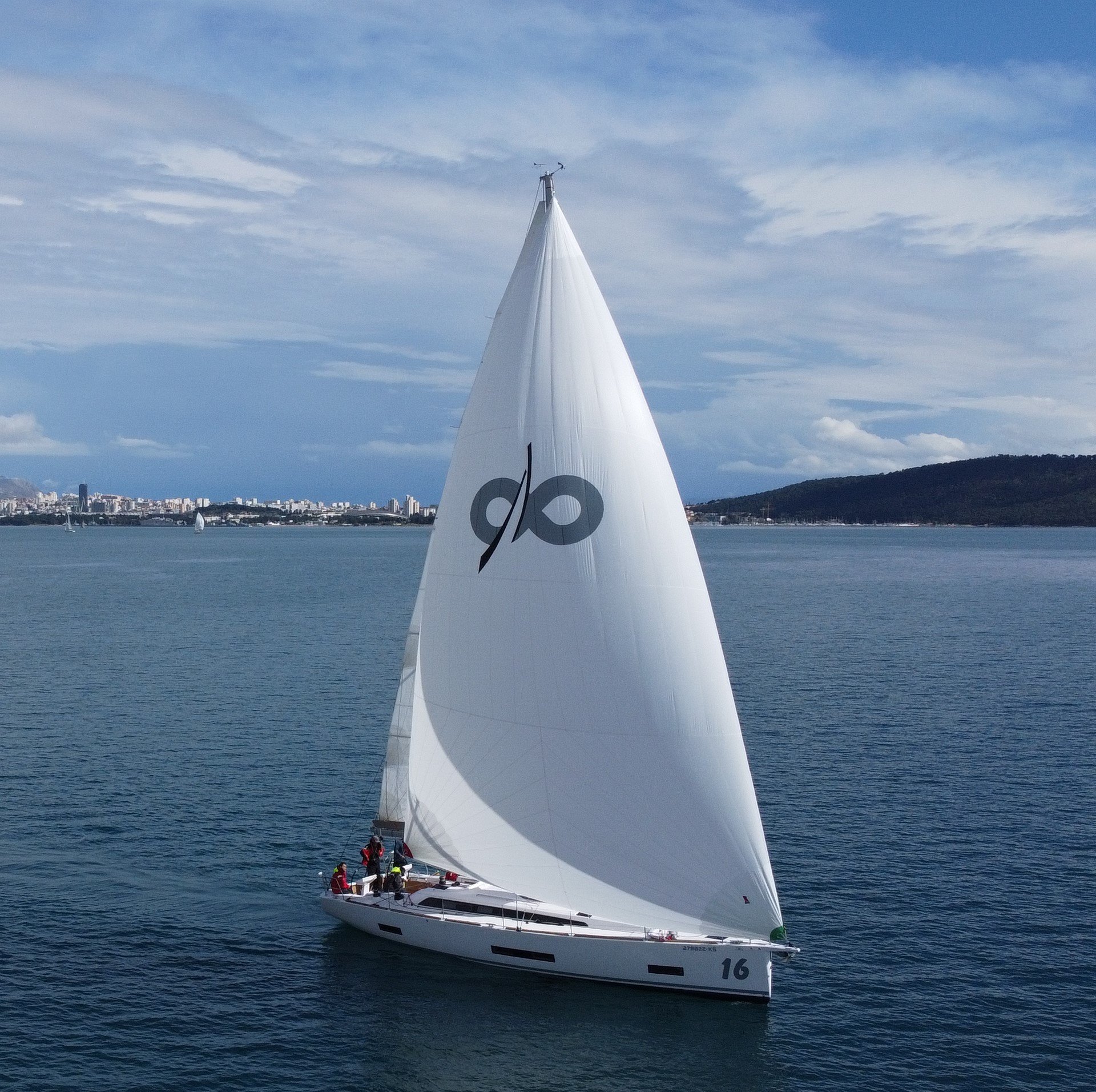 DEMETRA - Yelkenli içinde Kaštel Gomilica