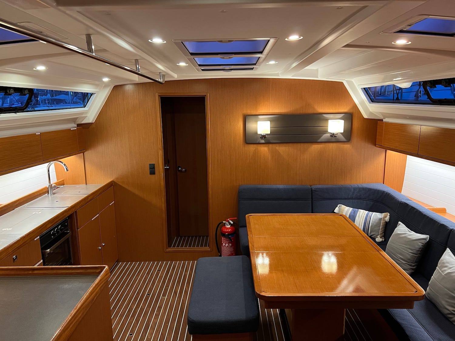 Veronica - Sailboat in Alimos