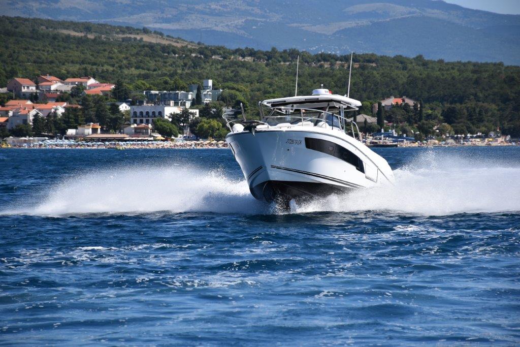 272679 ZD - Motor Yacht in Zadar