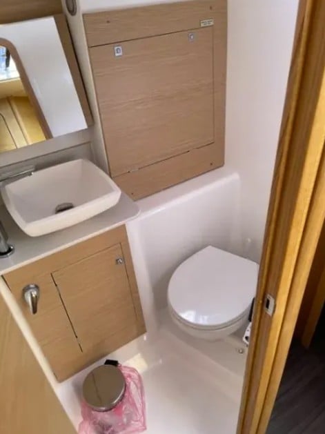 Swell - Sailboat in Sivota