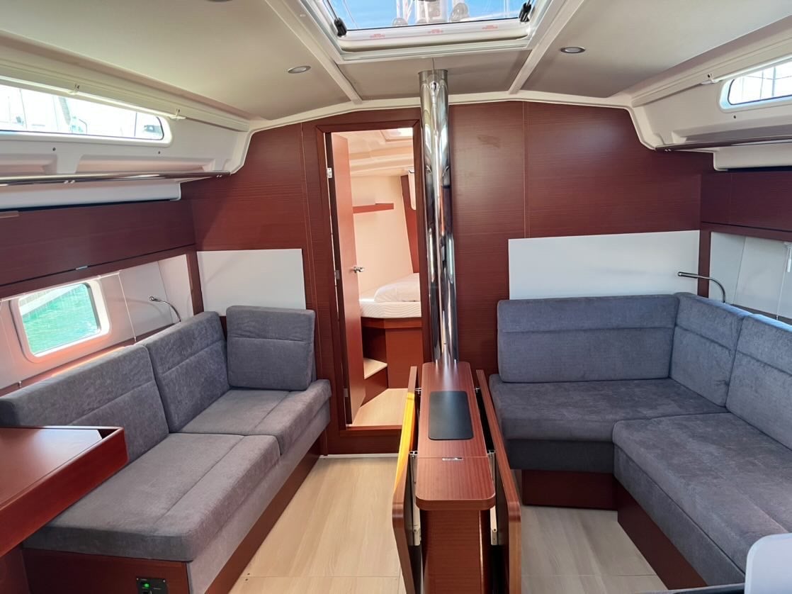 Mersina - Sailboat in Lefkada