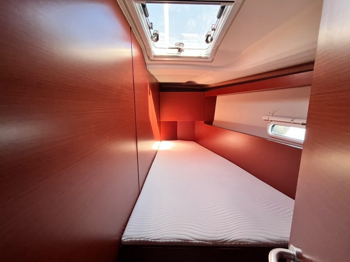 AVRA - Sailboat in Lefkada