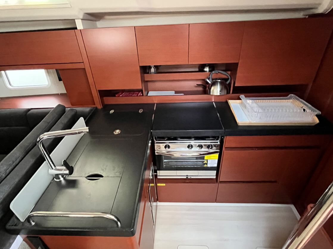 AVRA - Sailboat in Lefkada