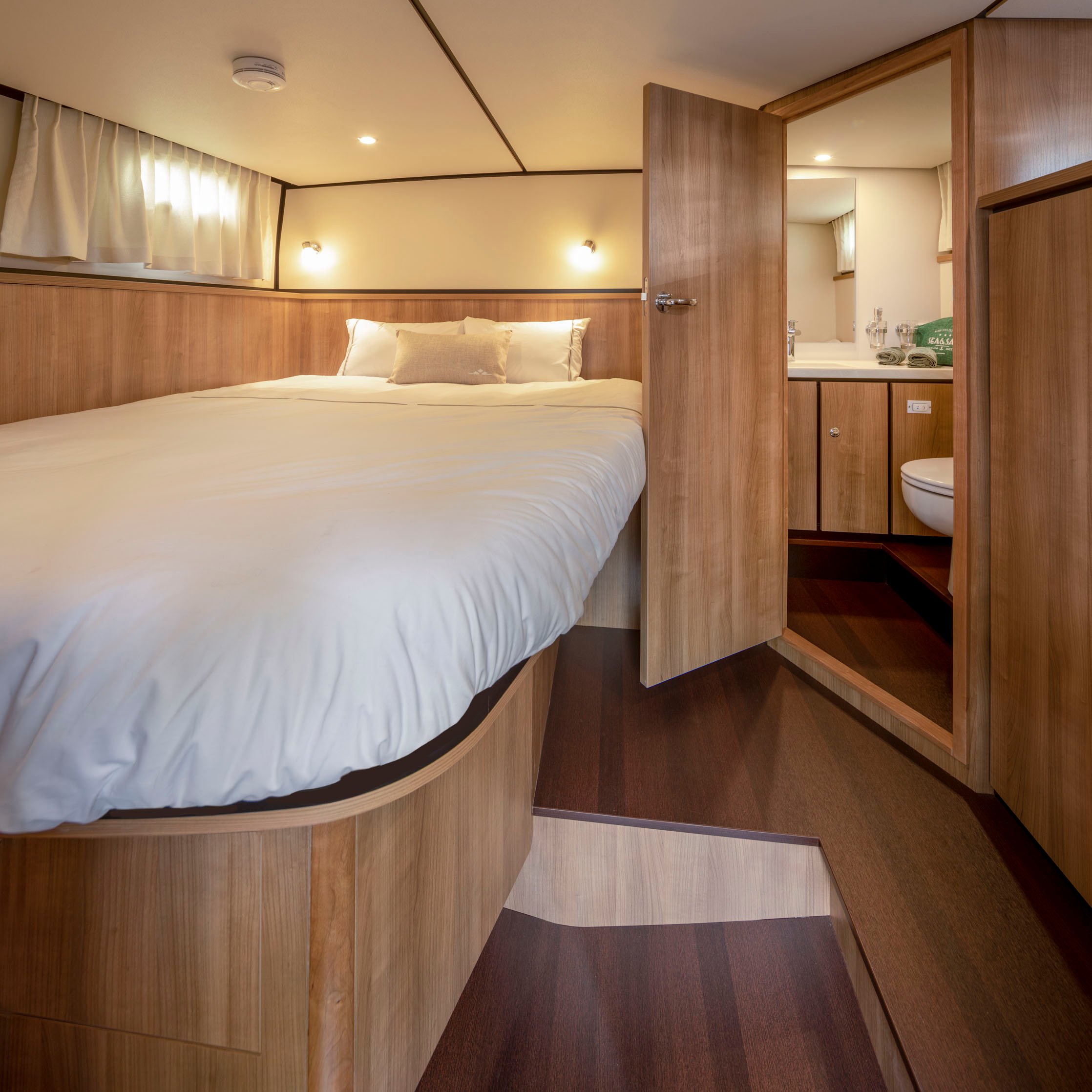 L'Épicurien - Motor Yacht in Le Landeron