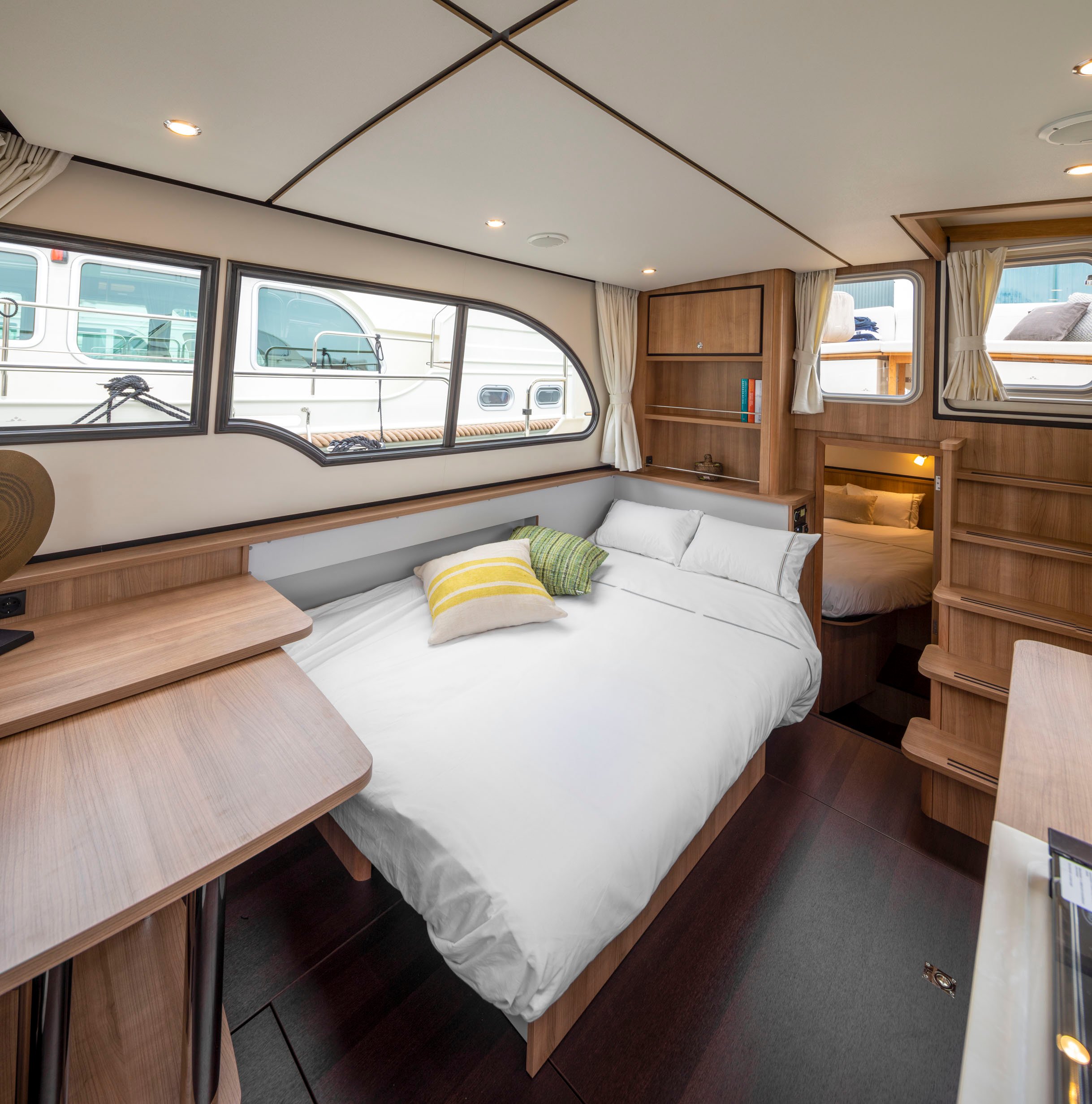 L'Épicurien - Motor Yacht in Le Landeron