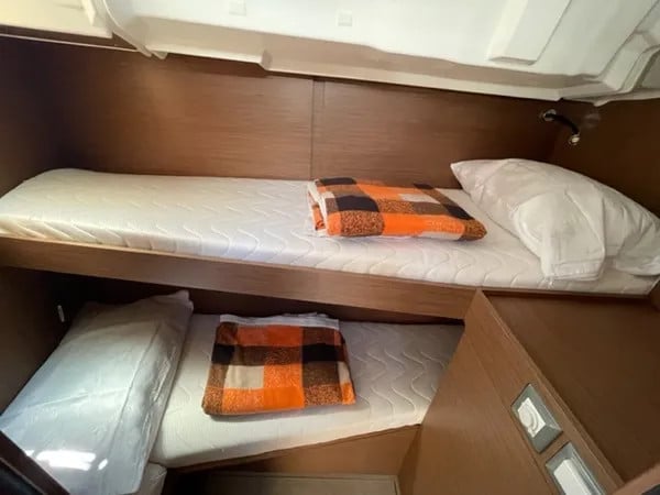 Senza Ostacoli - Sailboat in Tonnarella