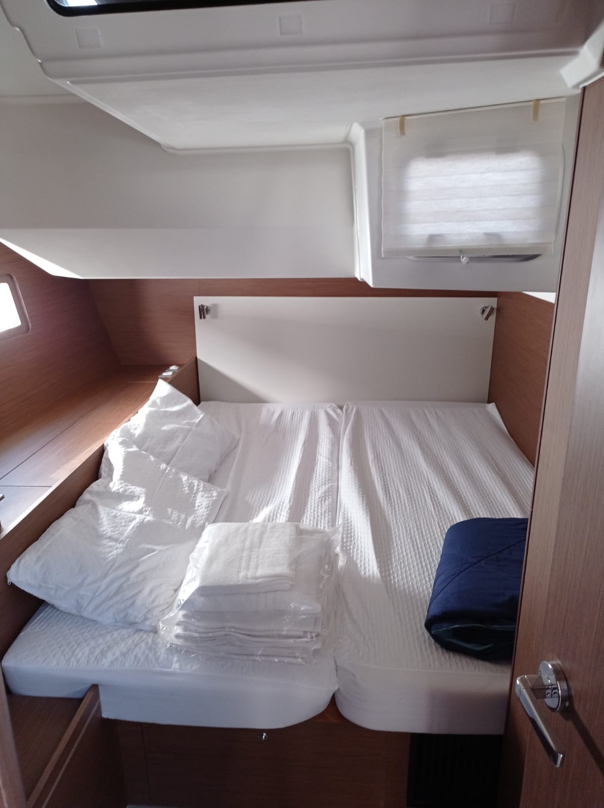 Senza Confini II - Sailboat in Tonnarella