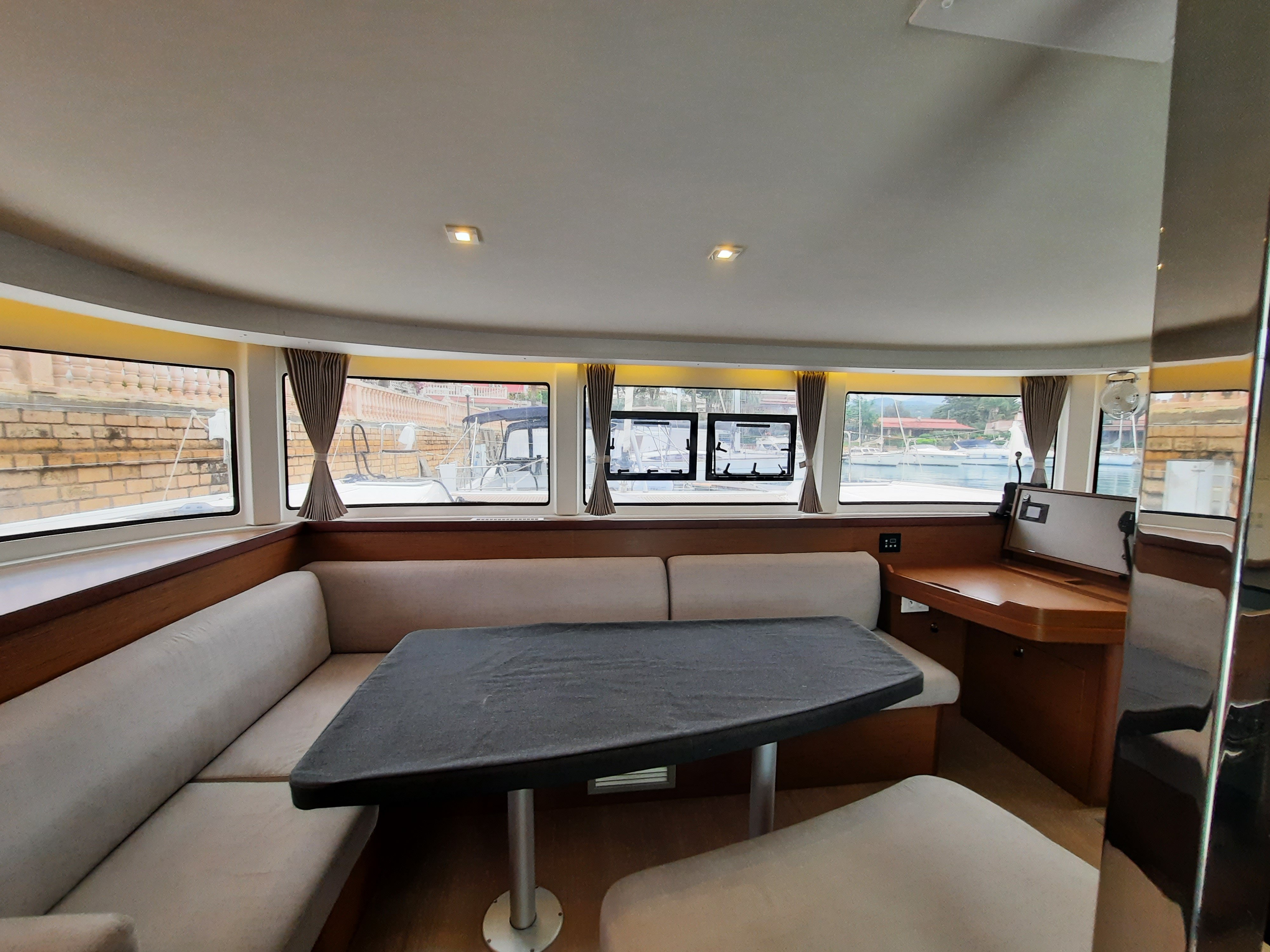 Senza Sosta - Catamaran in Tonnarella