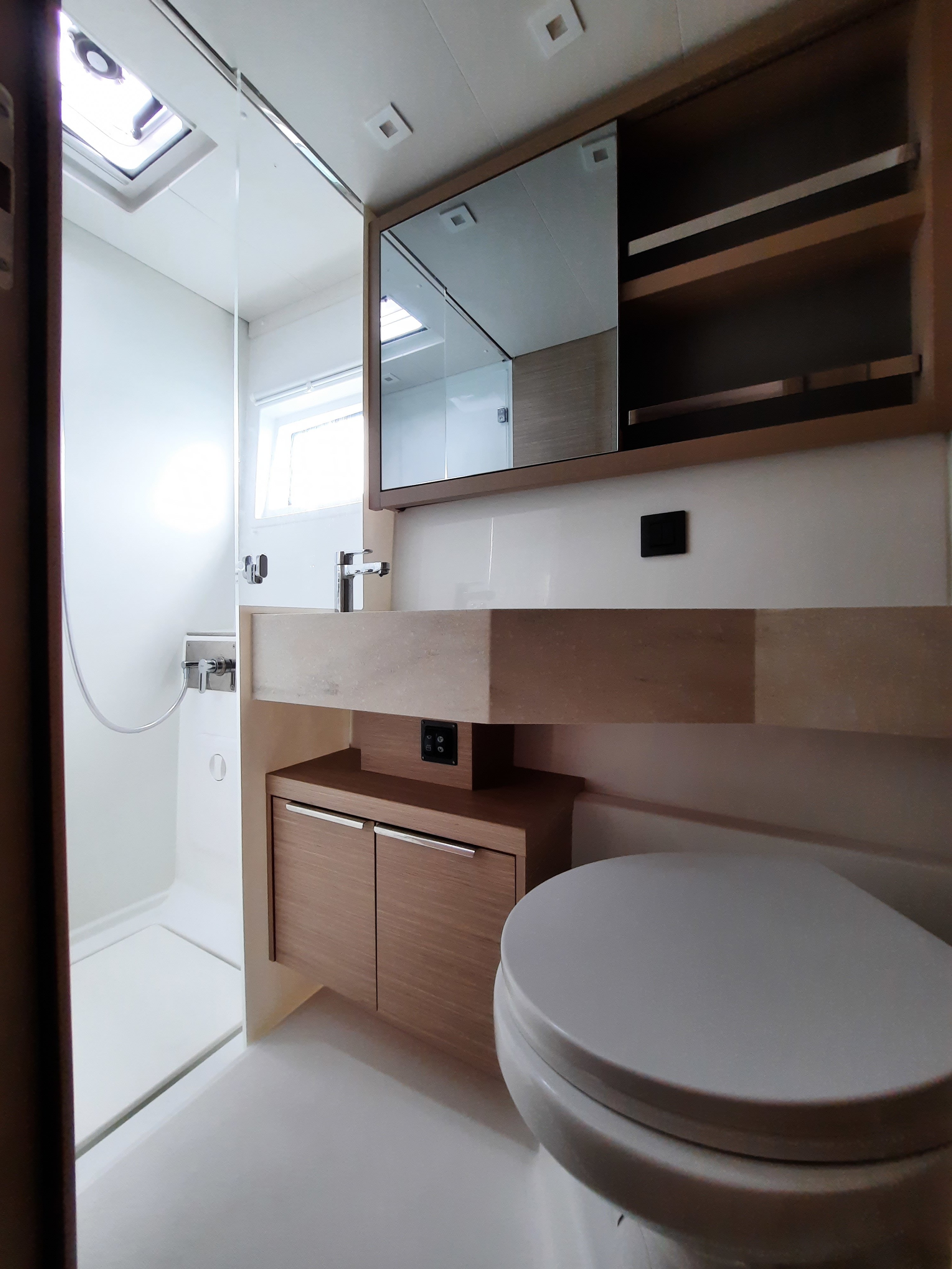 ALBA - Catamaran in Tonnarella