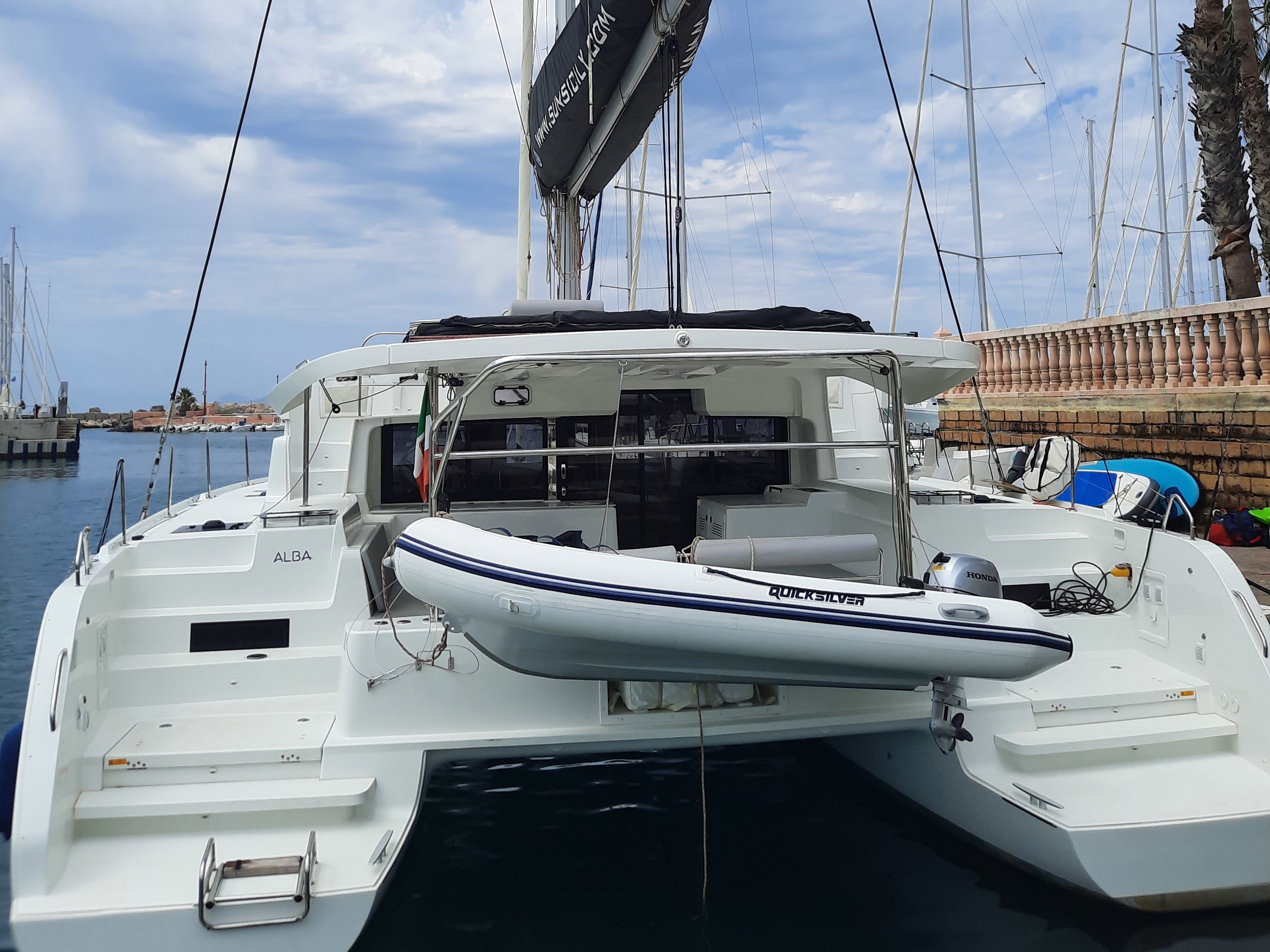 ALBA - Catamaran in Tonnarella