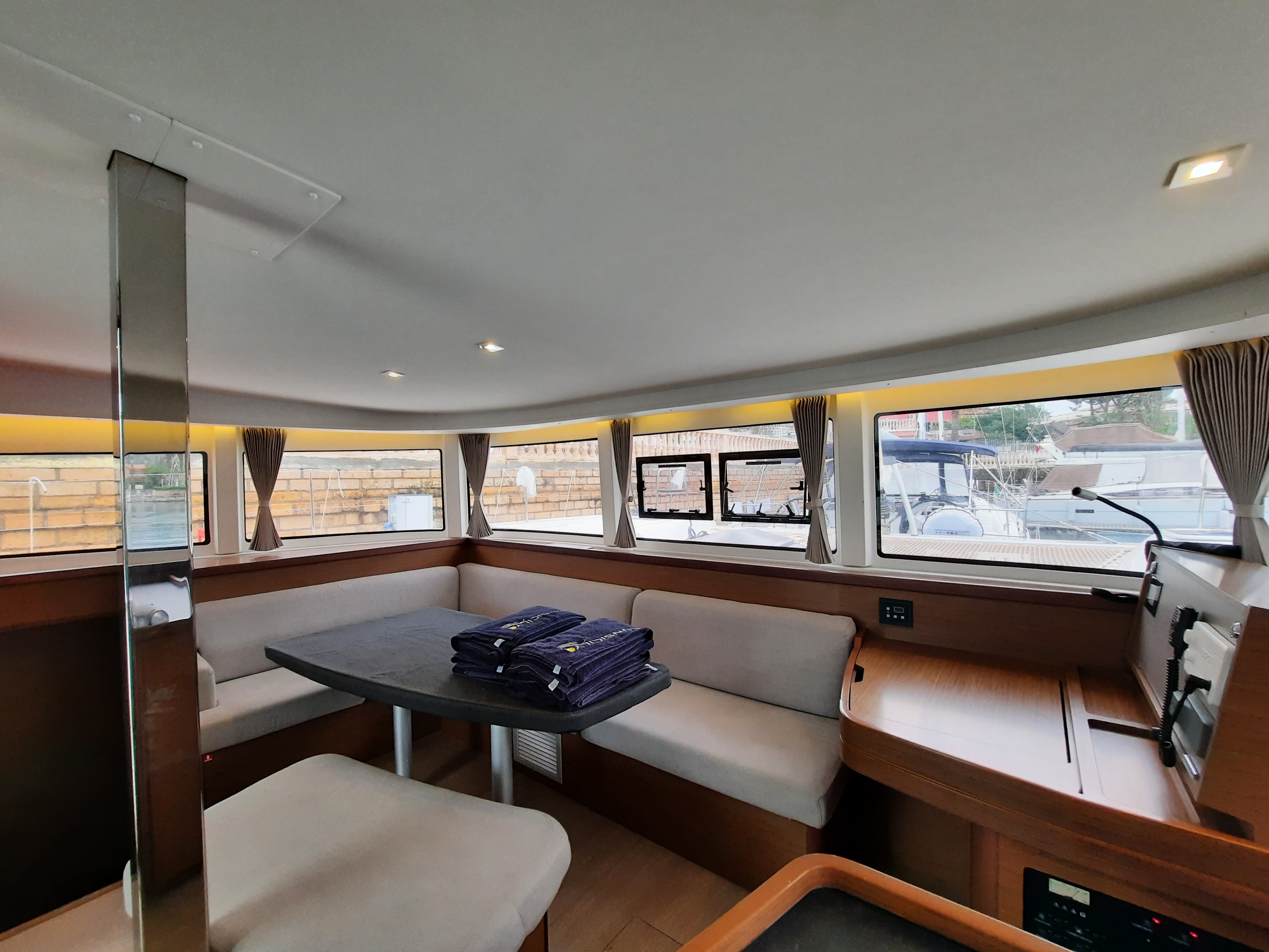 Senza SE (A/C and Generator) - Catamaran in Tonnarella