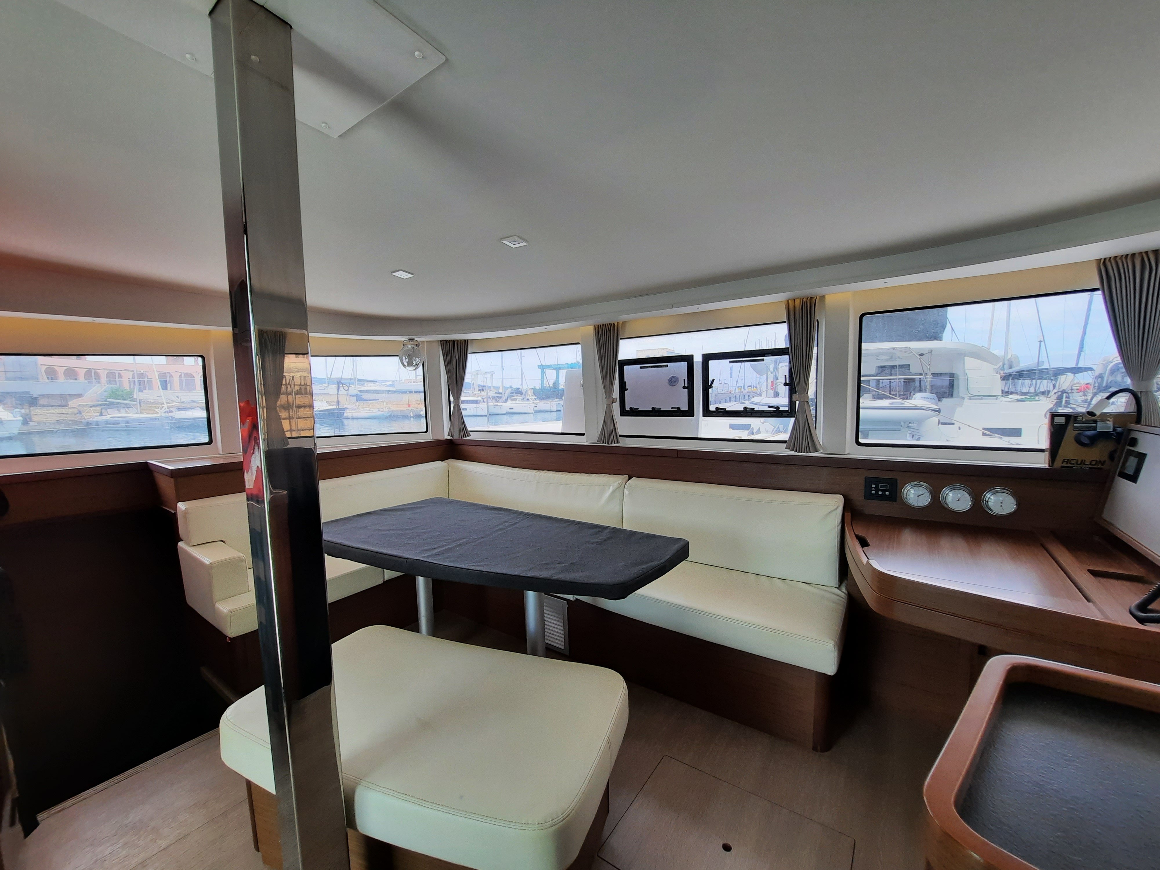 Senza Ma (A/C and Generator) - Katamaran içinde Tonnarella