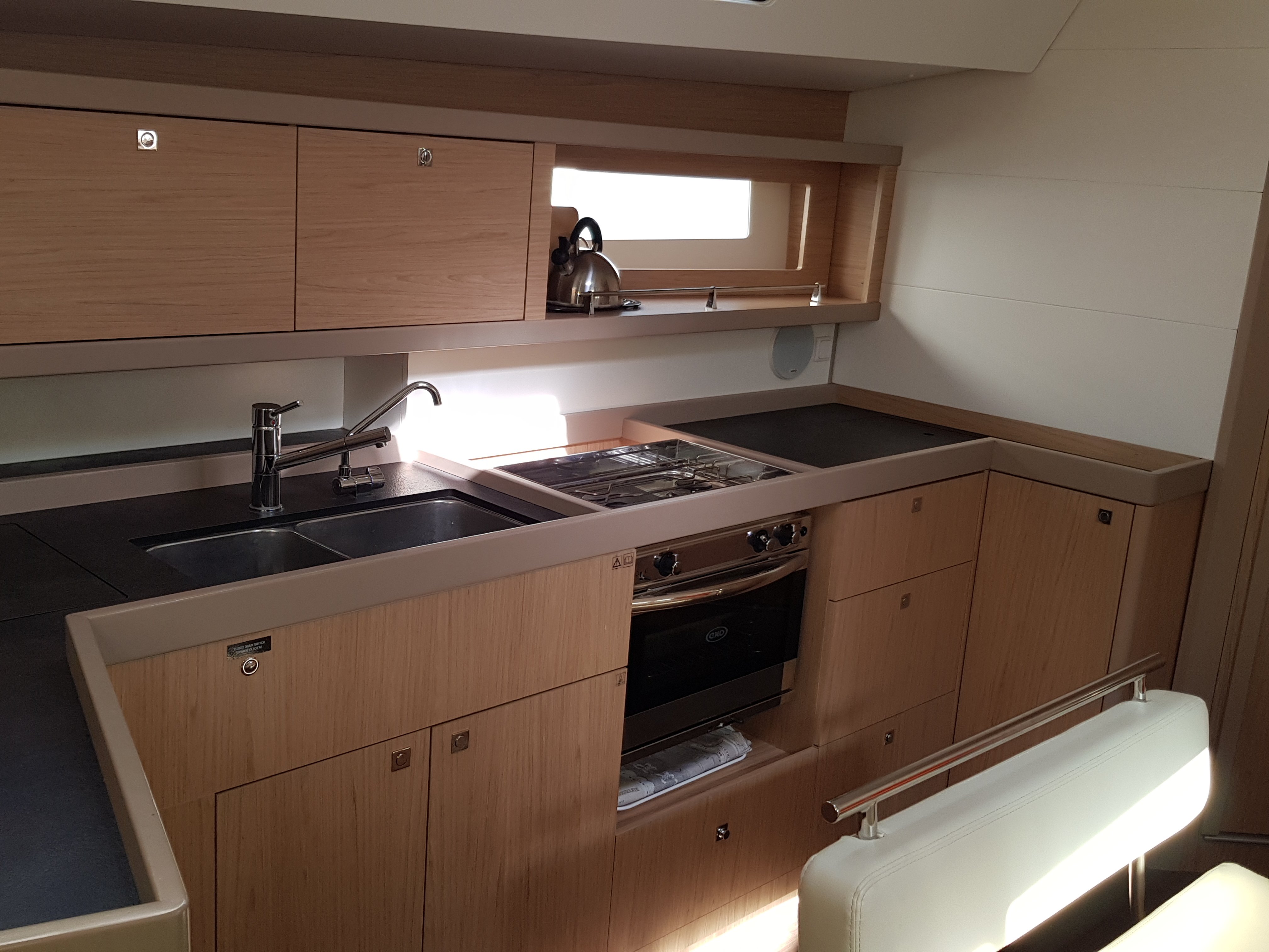 Senza Regole - Yelkenli içinde Tonnarella