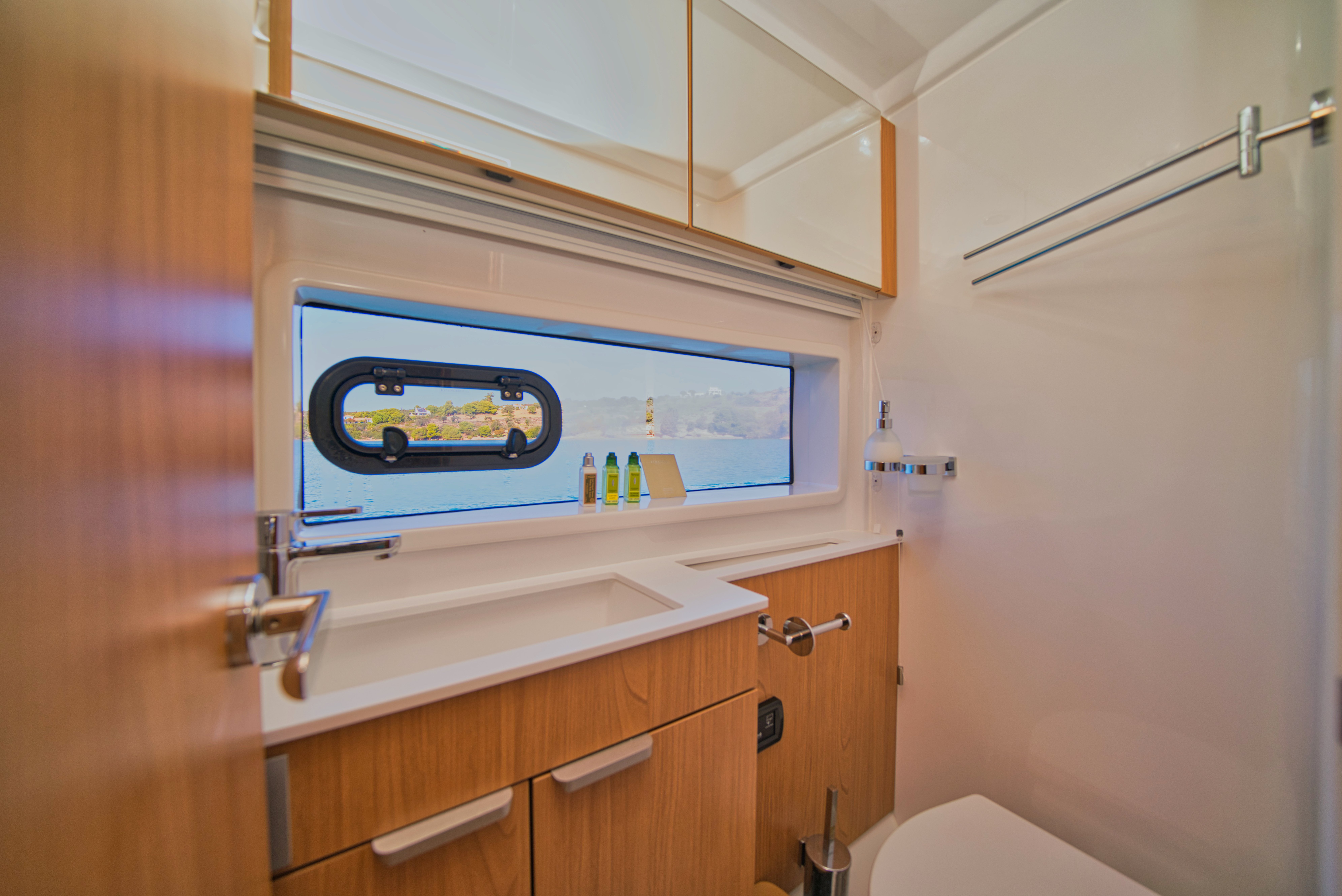 ZOIE - Catamaran in Kontokali