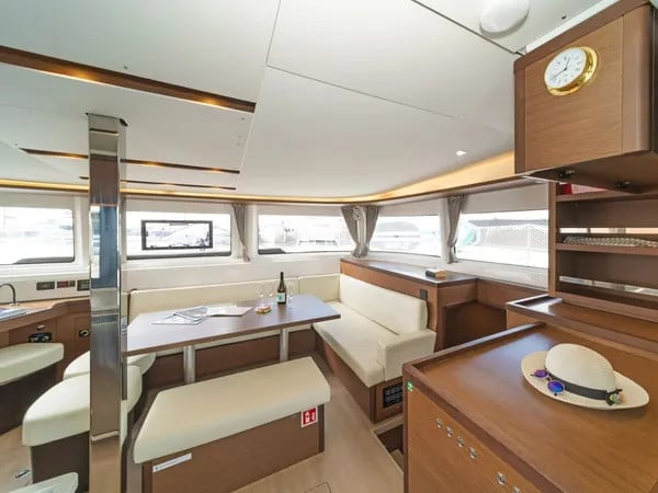 VA46 - Catamaran in Alimos