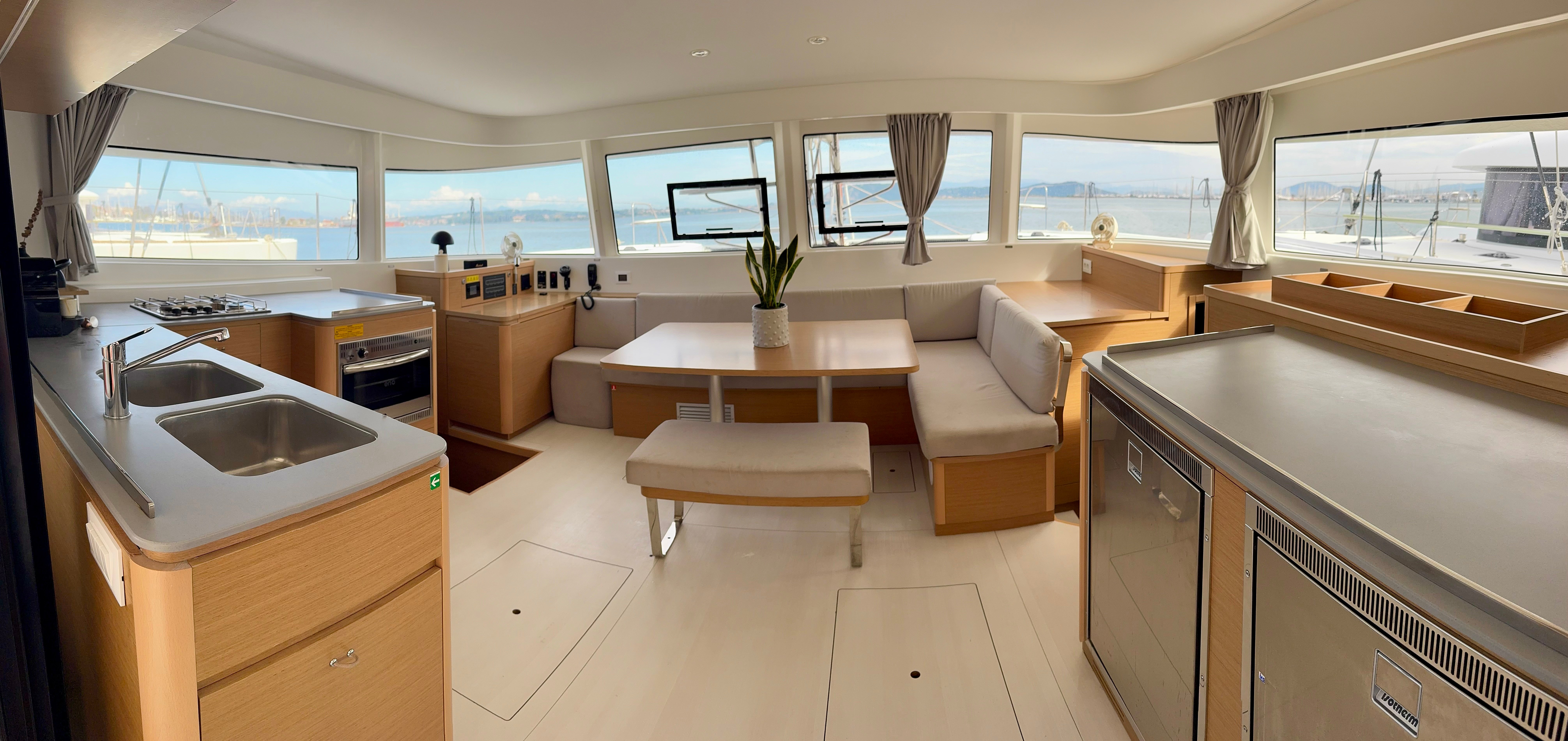 LAS OLAS - Catamaran in Preveza