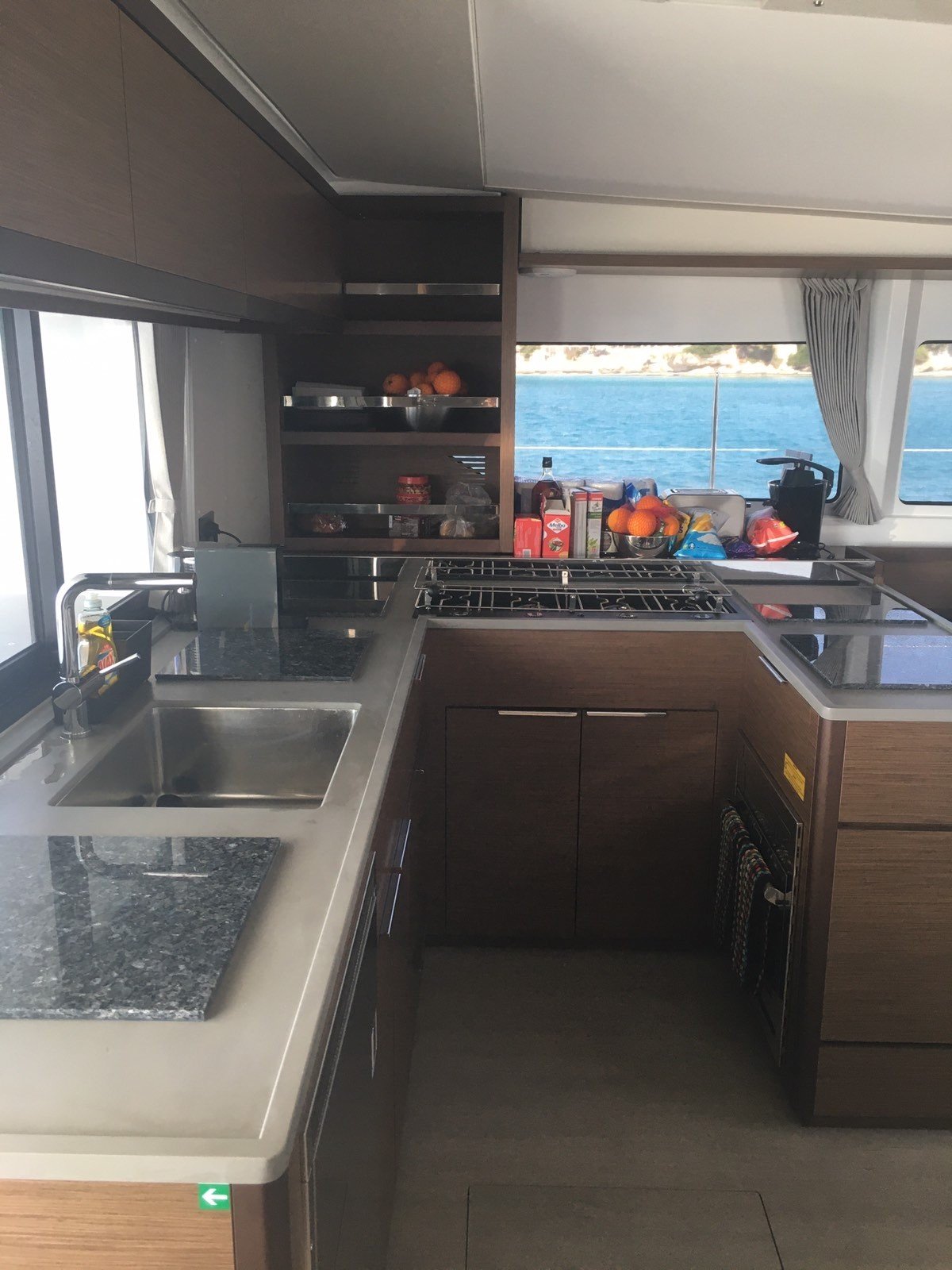 Margeo XVII (A/C - Generator - Water Maker - dishwasher) - Katamaran içinde Alimos