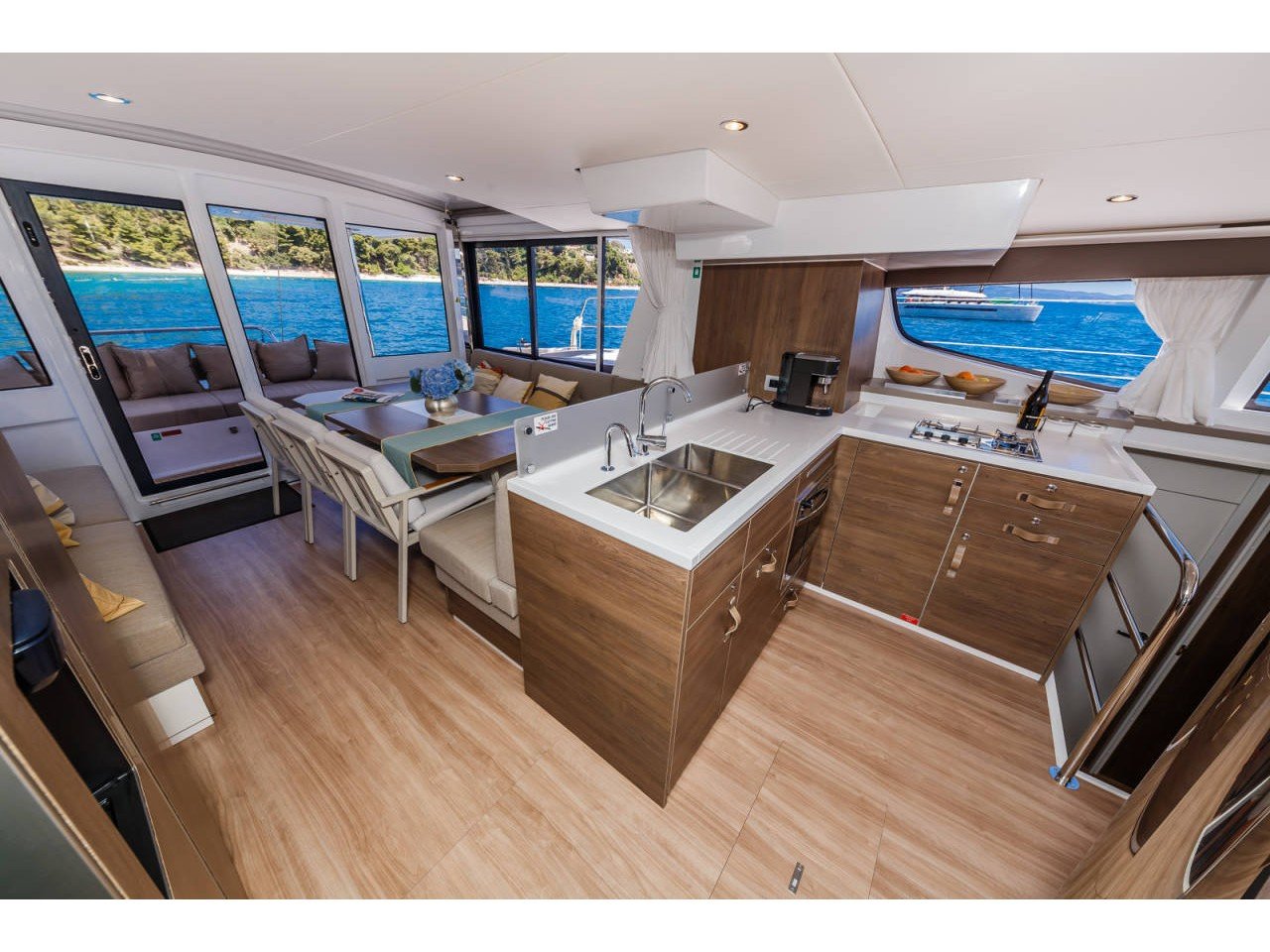 Margeo XVIII (A/C, Generator, Water Maker, dishwasher) - Katamaran içinde Alimos