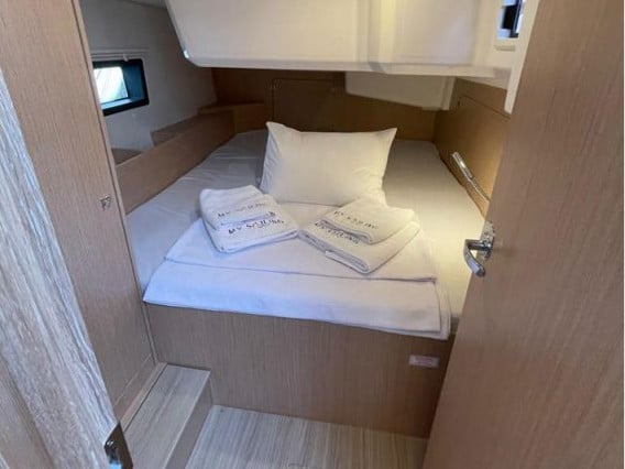 Donuha - Yelkenli içinde Adaköy