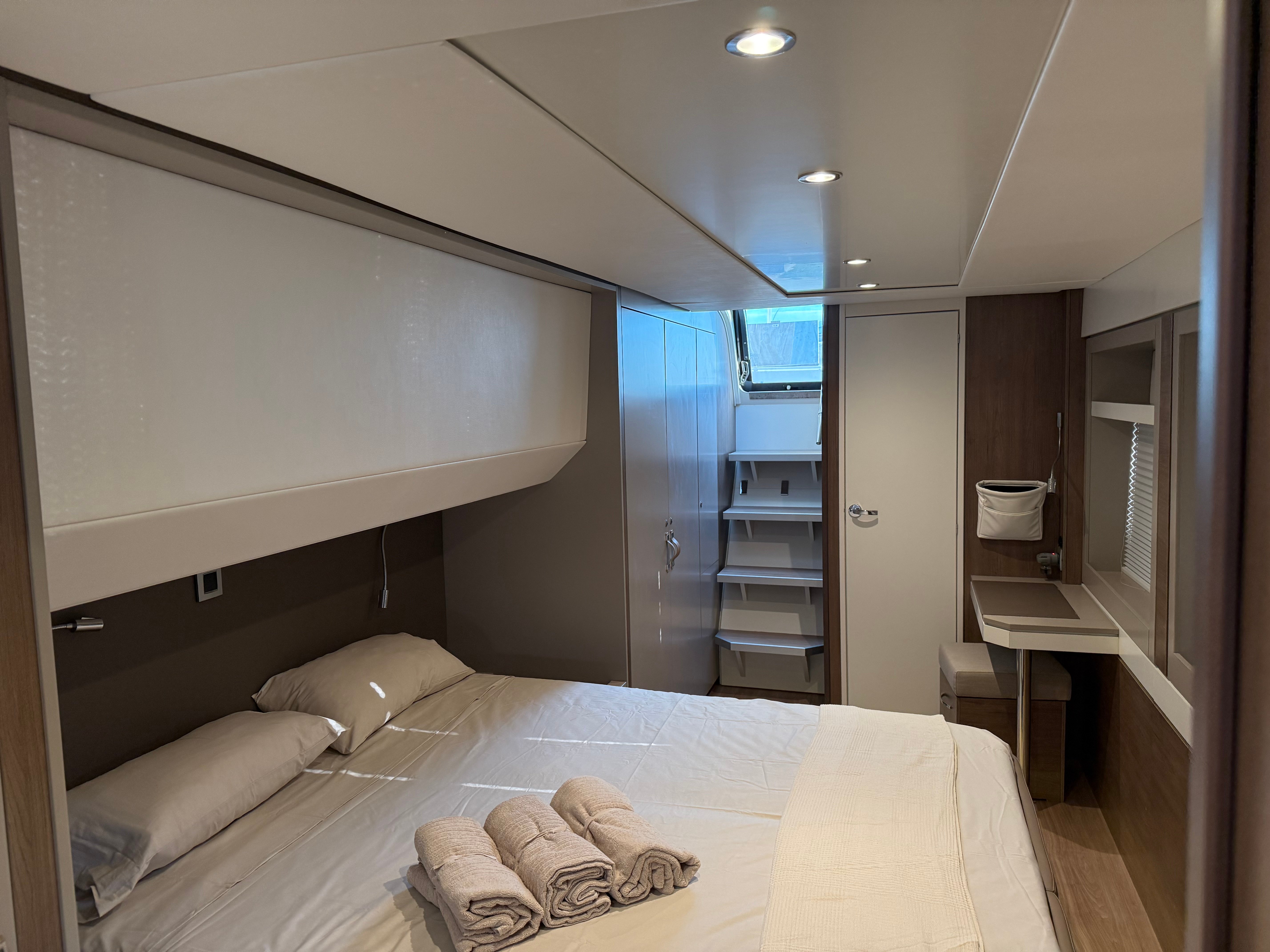 Blue Lagoon - Catamaran in València