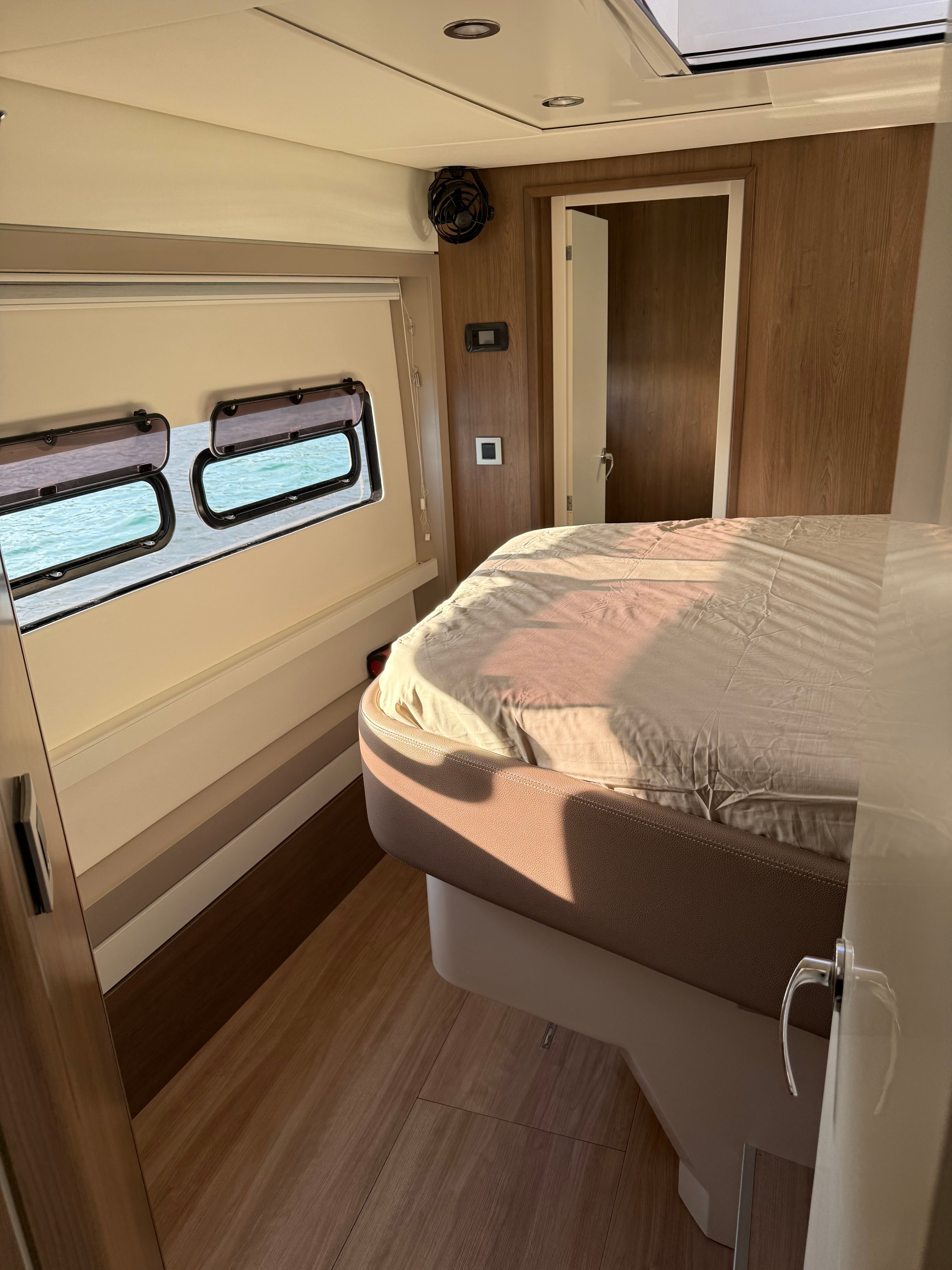 Blue Lagoon - Catamaran in València