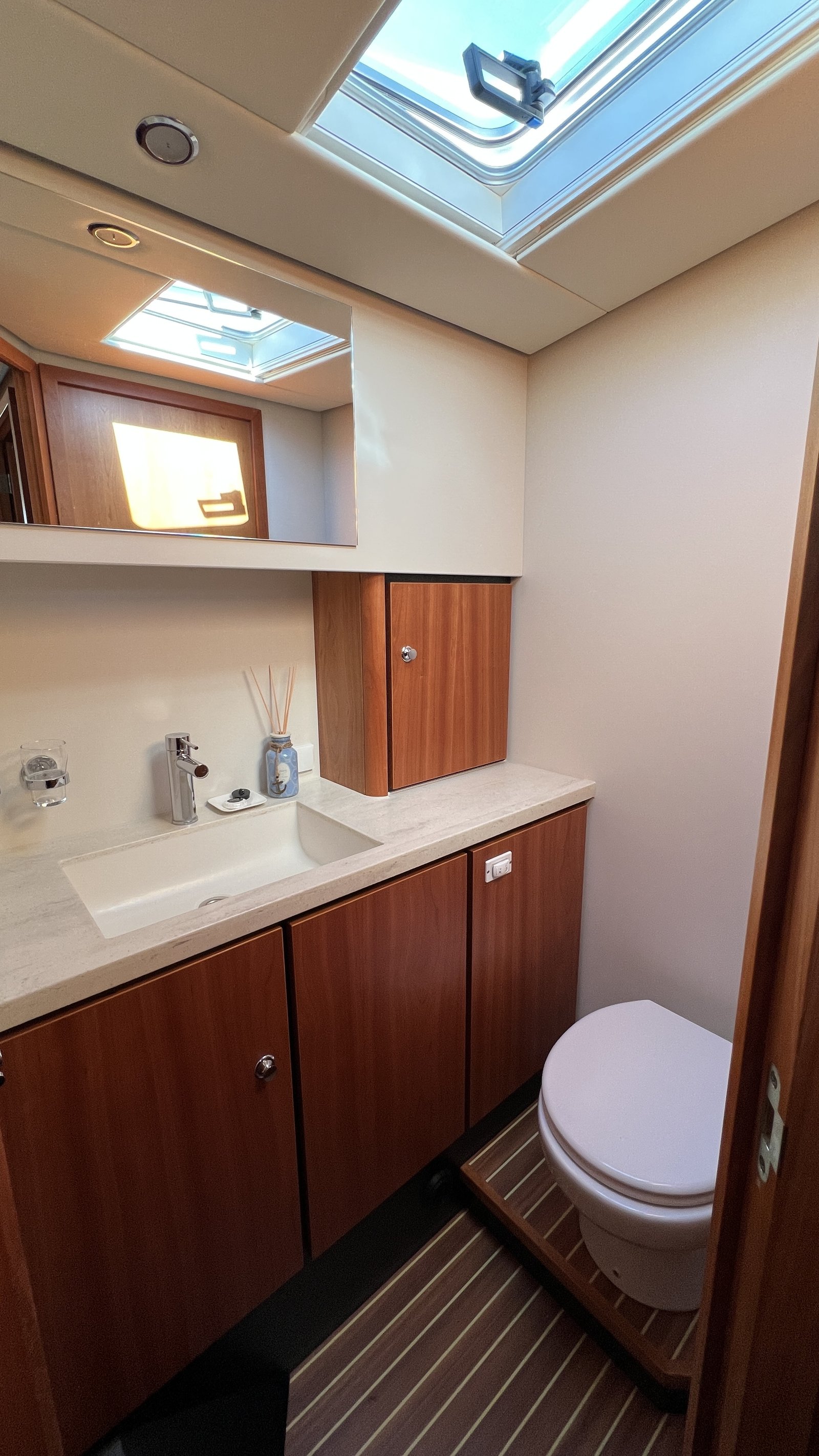 Liberty - Motor Yacht in Heukelum