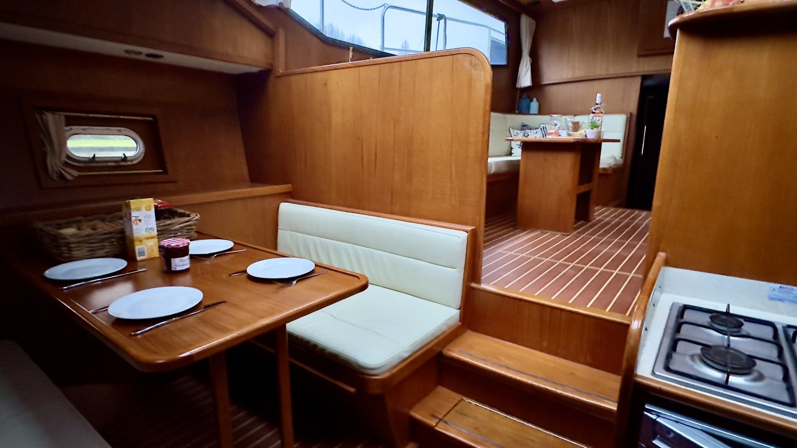 Atlas - Motor Yacht in Heukelum