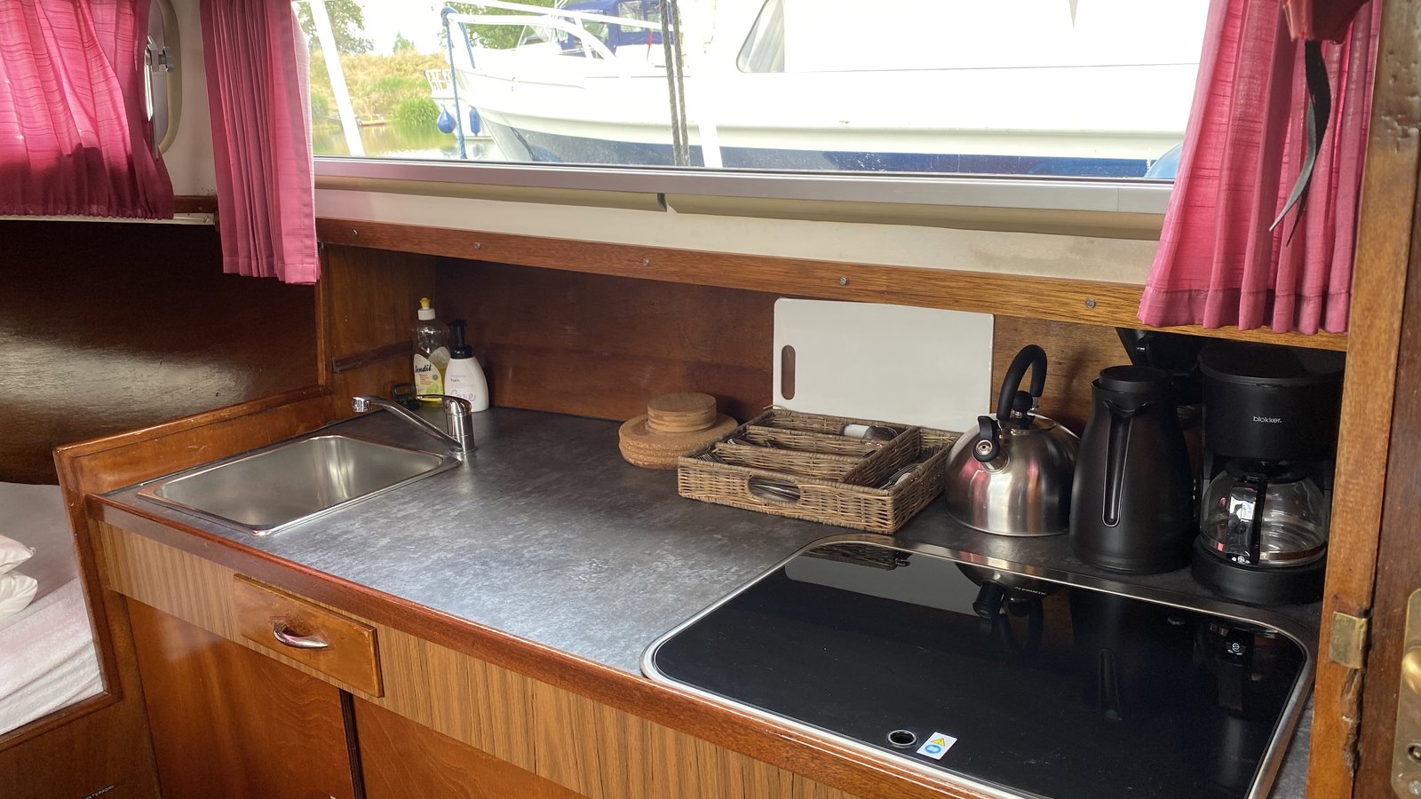 Haedi - Motor Yacht in Heukelum