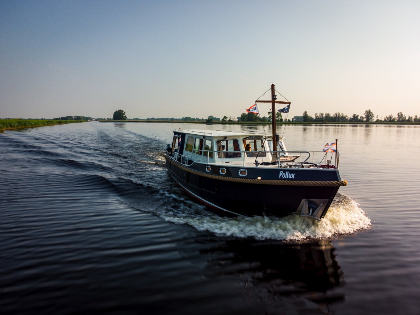Pollux - Motor Yacht in Heukelum