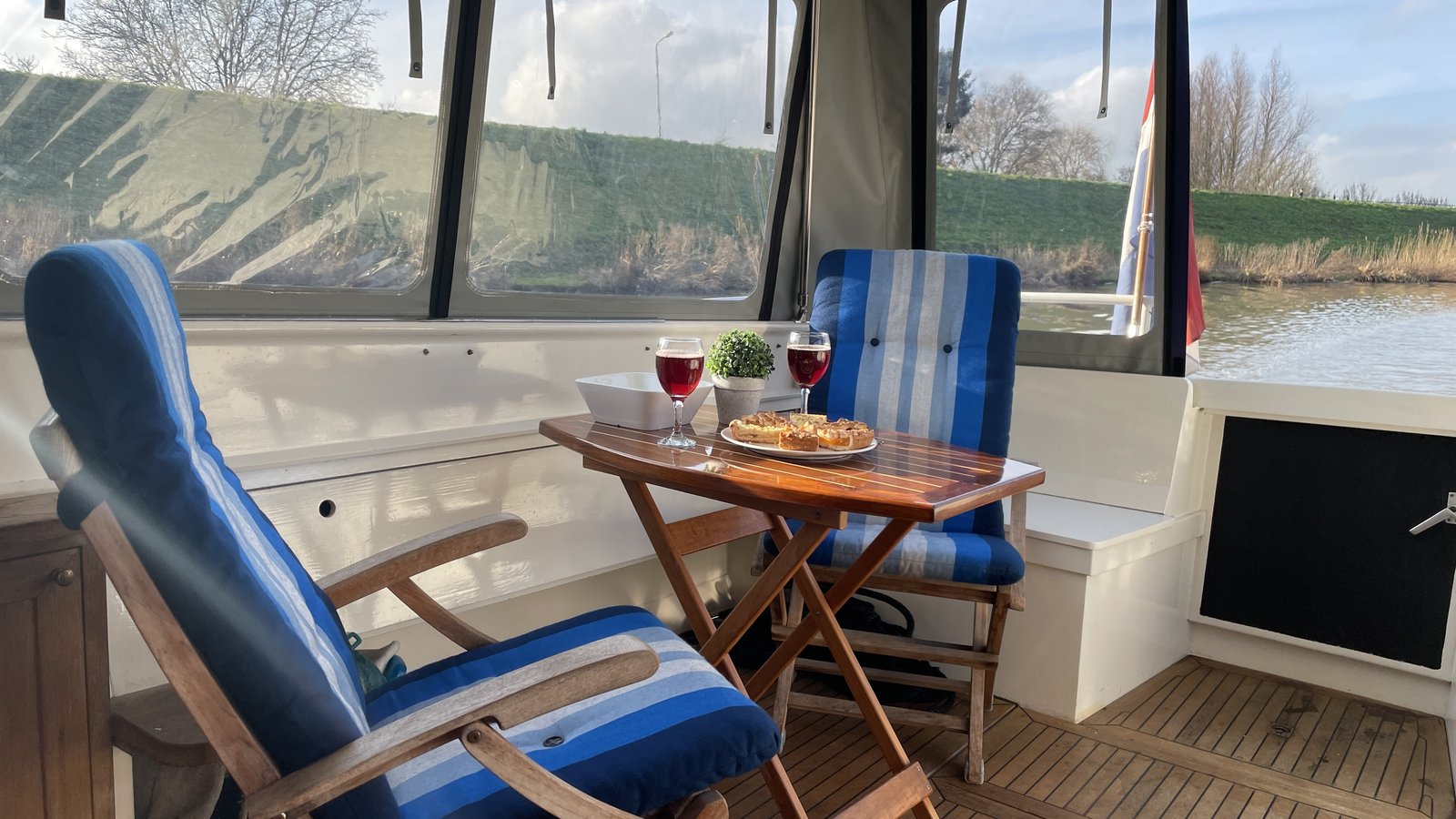 Pollux - Motor Yacht in Heukelum