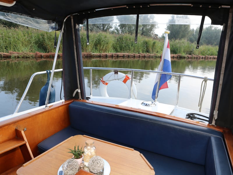 Australis - Motor Yacht in Heukelum